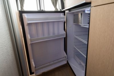 Saison 24/25: Der Kühlschrank des Euro Plus Camper Apollo Autralien
