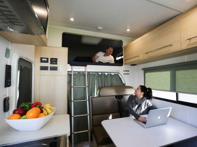 Camper Double Up Mighty Australien Interior