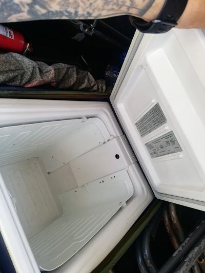 Blick in die Kühlbox des SE 4WD Toyota Single Cab 2 Bett, Britz Afrika 