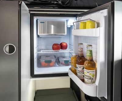 elektrischer Kühlschrank im Compact Smart V0 von DRM