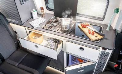 Praktikable Küche im M4GC GreenCamper von DRM