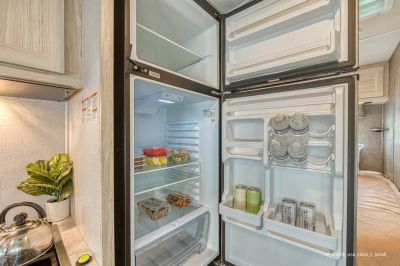Der Kühlschrank des Small bietet viel Platz, El Monte