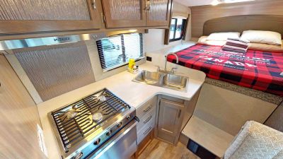 FraserWay Kanada Truck Camper praktische Küche