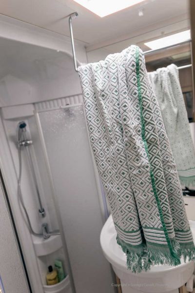 Bad - Dusche im Comfort Luxury von McRent Norwegen