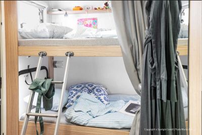 Doppelbett im Family Plus von McRent Frankreich