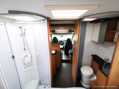Badezimmer im Luxury Motorhome von Spaceships England