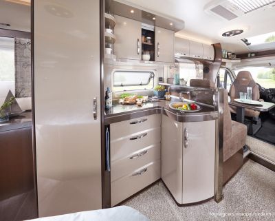 Küche im MEDIUM von Touring Cars England