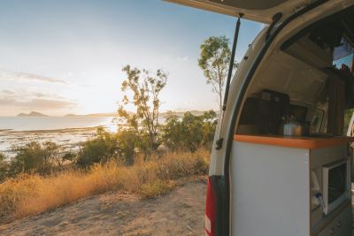 Heckansicht des Travellers Autobarn HI 5 Campervan Australien