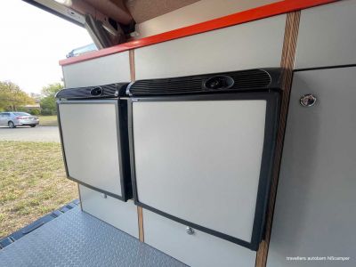 Travellers Autobarn USA HI5 Camper  2 Kühlschränke