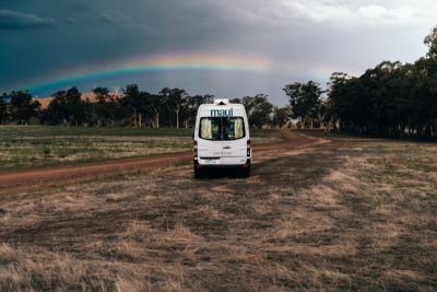 Unter dem Regenbogen mit dem Camper Ultima Plus von Maui Australien