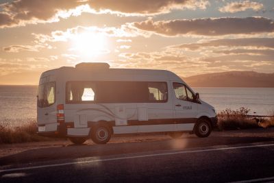 Sonnenuntergang geniessen mit dem Camper Ultima Plus Elite von Maui Australien