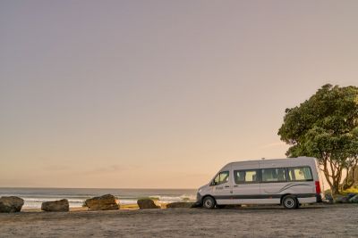 Am Strand mit dem Camper Ultima Plus von Maui Australien