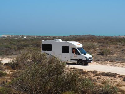 Unterwegs am Meer mit dem Euro Quest Camper von Apollo Australien