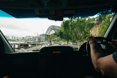 Ausblick auf die Harbour Bridge aus dem Camper Explorer von Britz Australien
