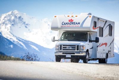 Frontansicht des Canadream Canada  MHA-Wohnmobils