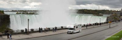 Seitenansicht am Niagarafall des Canadream MH-B Motorhome Canada