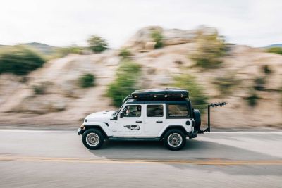Gute Fahrt im bestCAMPER Jeep Camper 4x4 von Escape USA