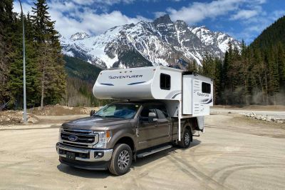 Der Truck Camper Bunk von FraserWay Kanada mit Slide Out