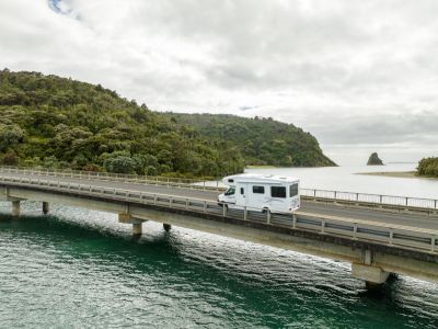 Brückenfahrt in Neuseeland mit dem Maui River Elite