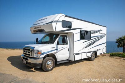 Seitenansicht des Roadbear USA Class M (C) 23-25ft, Saison 25/26