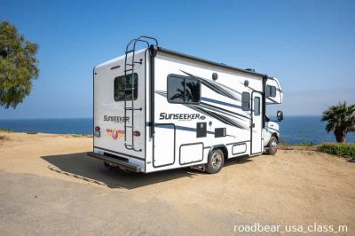 Heckansicht des Roadbear USA Class M (C) 23-25ft, Saison 25/26