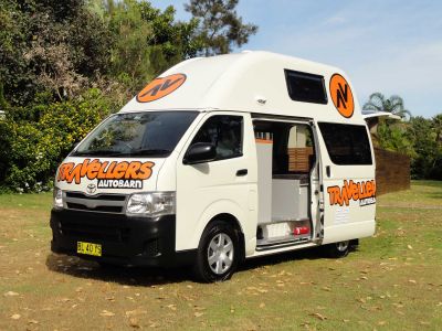 Camper Kuga Travellers Autobarn Neuseeland Tür offen