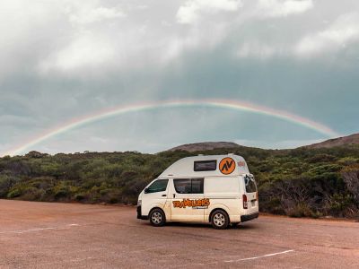 Camper Kuga Travellers Autobarn Neuseeland Regenbogen