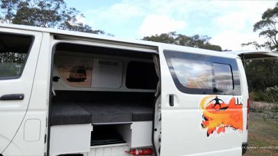 Travellers Autobarn Chubby Camper Australien Seitentür offen